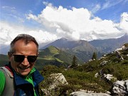 27 All'avvio del sent. 'Anello dei Campelli' (variante 101) per Bocchetta dei Mughi 